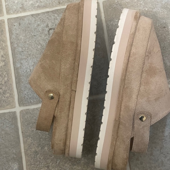 madden girl clogs! - Picture 2 of 3